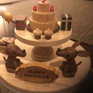 Meet your Posher, Annie